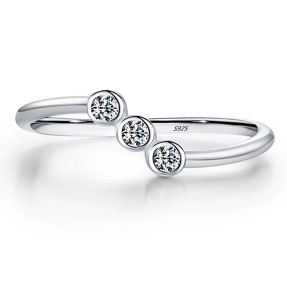 NEW‎ 14k White Gold Genuine Certified Moissanite Three Stone Ring Sz 6